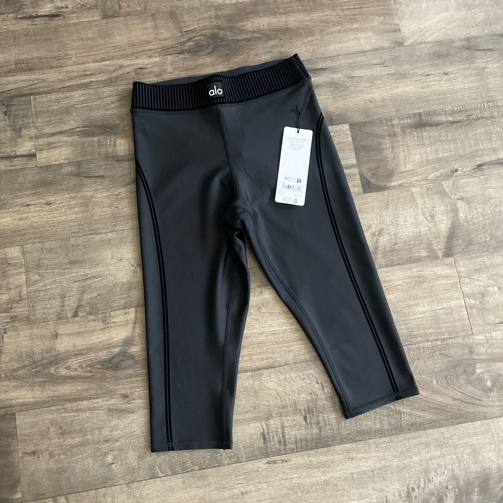 Alo Yoga Capri leggings